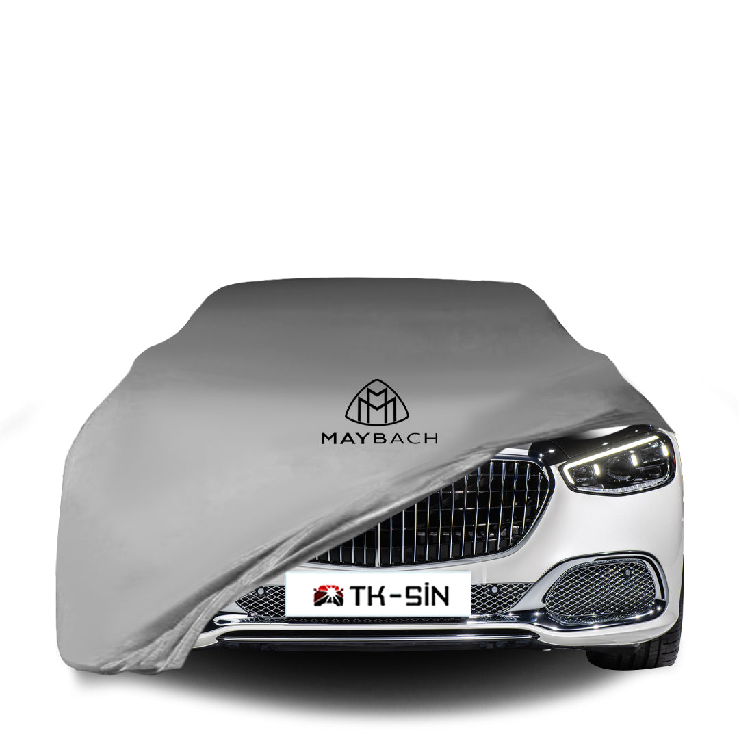 Mercedes-Maybach S-Klasse mit maßgeschneiderter Indoor-Autoabdeckung in einer Garage in Deutschland