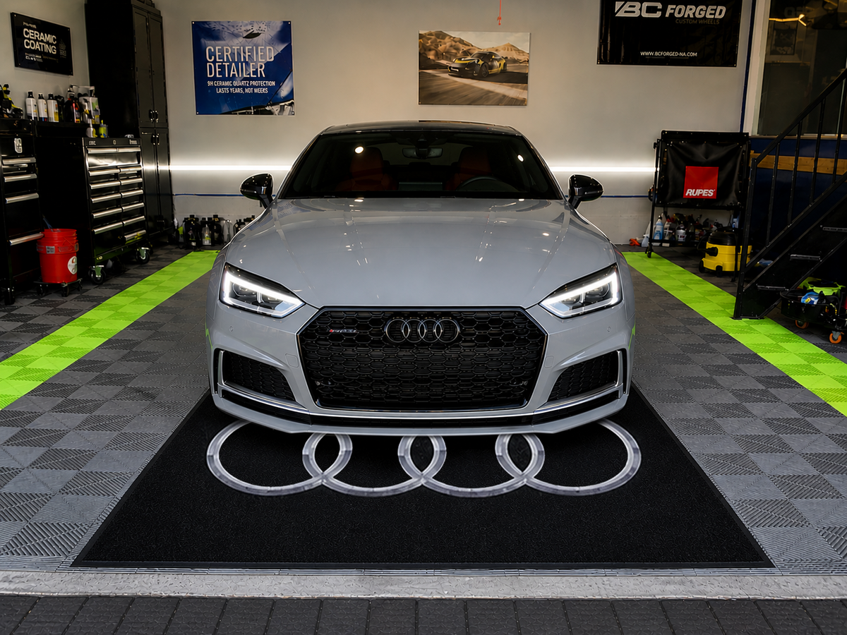 Premium Audi Garagenteppich – 5x7 ft (60x87")