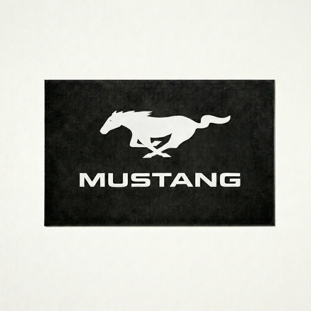 Premium Mustang Garagenteppich – 5x7 ft (60x87")