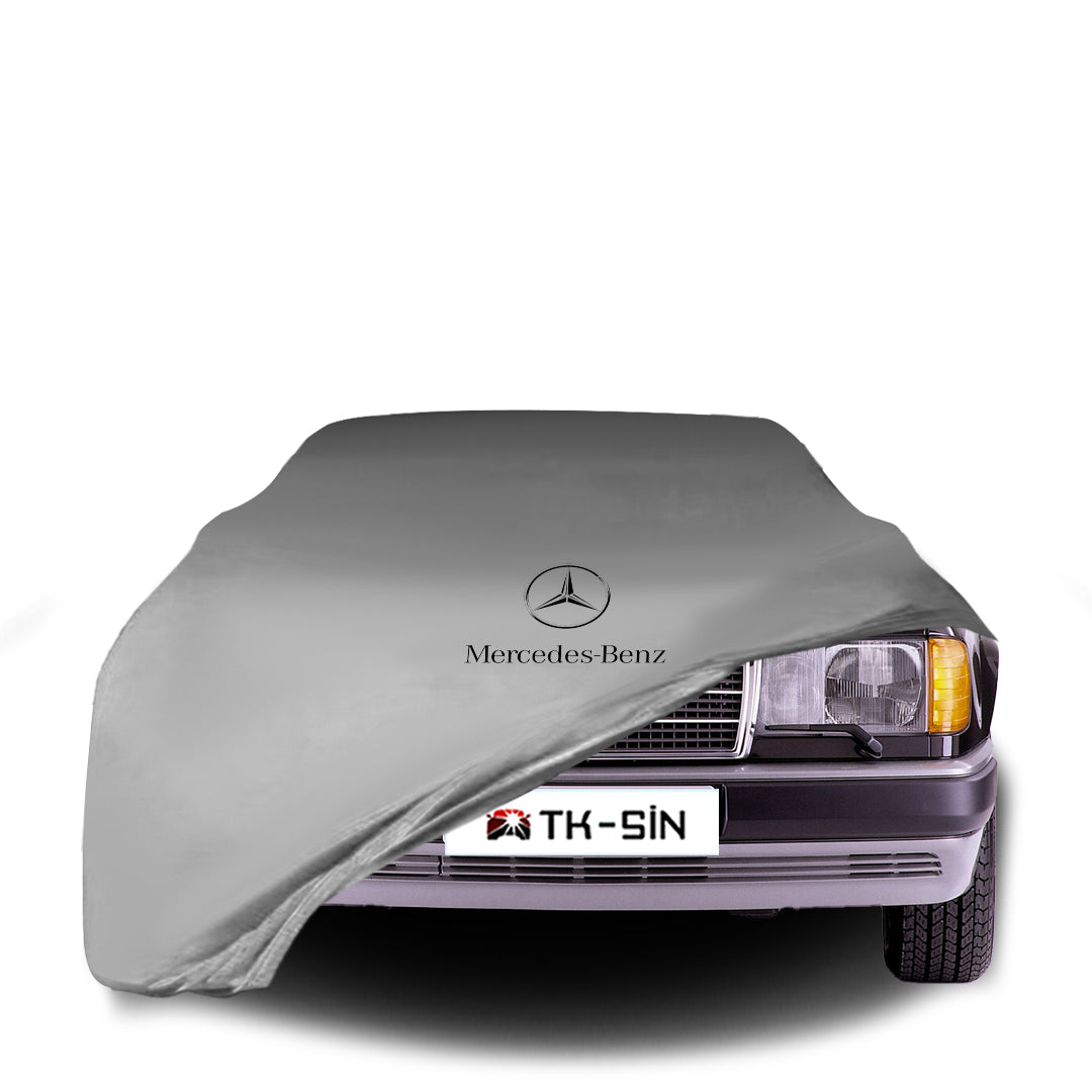 Mercedes-Benz S123 mit maßgeschneiderter Indoor-Autoabdeckung in einer Garage in Deutschland