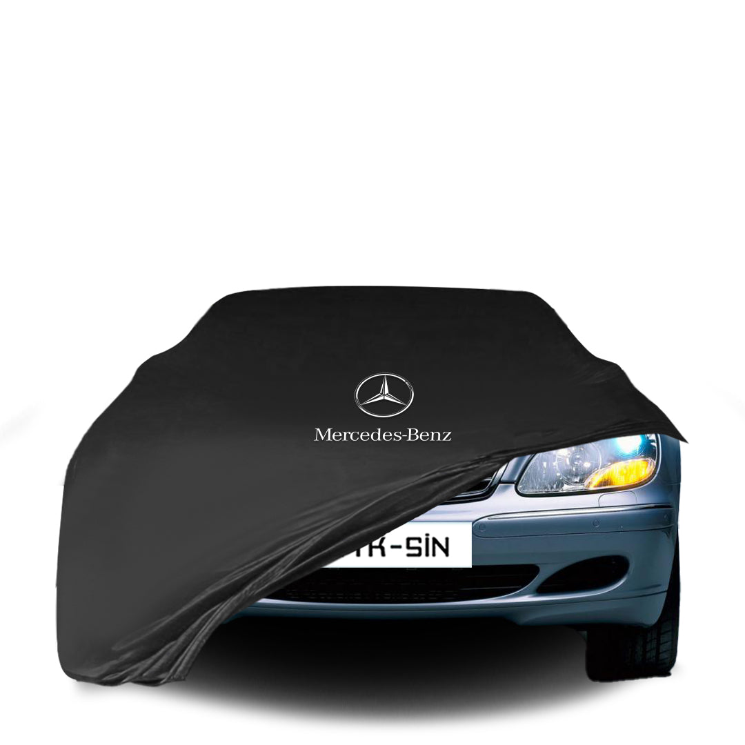 Mercedes-Benz S-Klasse lang (V220) mit maßgeschneiderter Indoor-Autoabdeckung in einer Garage in Deutschland