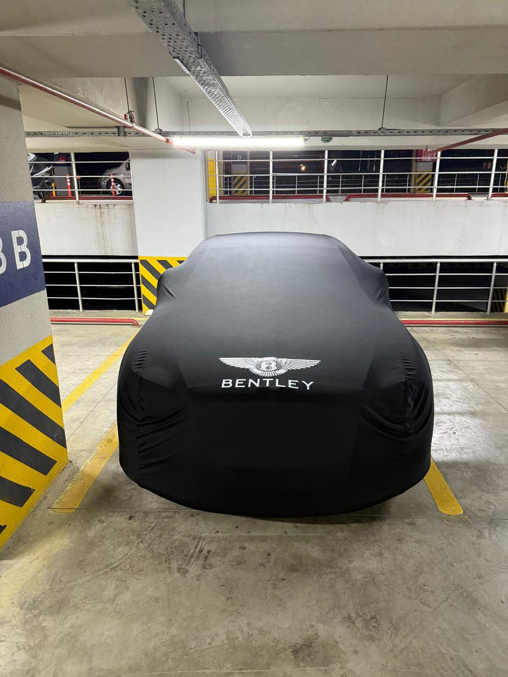 BENTLEY BENTAYGA EWB 2020- Passgenaue Indoor-Autoabdeckung Soft Stretch Schwarz, Grau, Blau, Rot Dust Protection Garage Cover Laser Cut + Bag