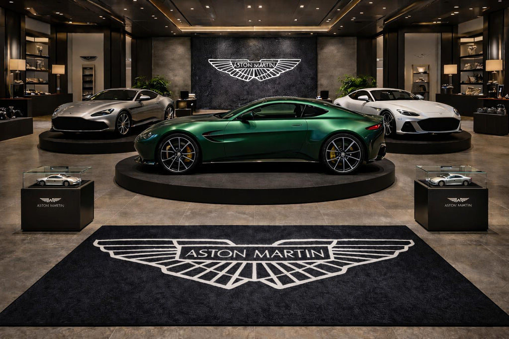 Premium Aston Martin Garagenteppich – 152 x 221 cm (5x7 ft)
