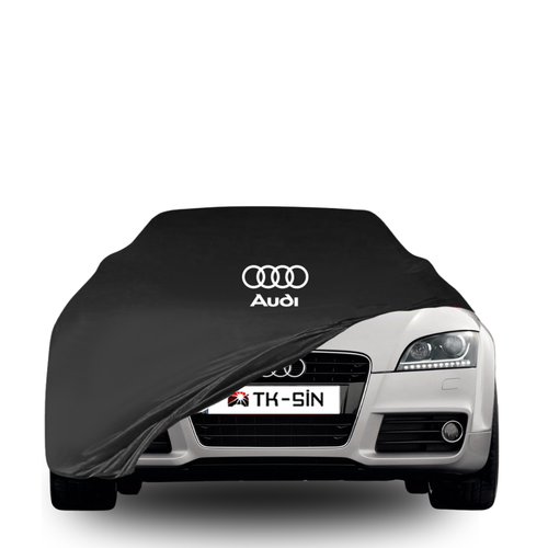 Audi TT mit maßgeschneiderter Indoor-Autoabdeckung in einer Garage in Deutschland