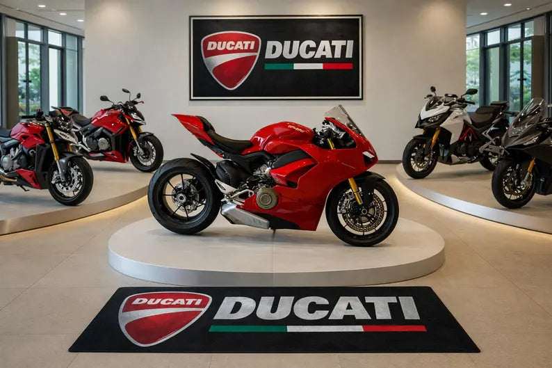 Ducati Premium Garagen-Bodenmatte - 2.5x7 ft (30x87") Luxuriöser rutschfester Motorradteppich & Wanddekoration