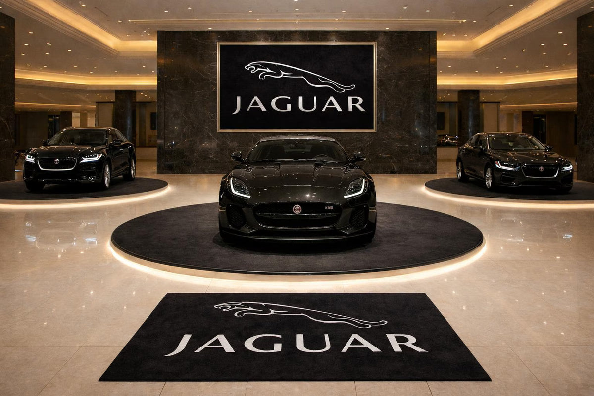 Premium Jaguar Garagenteppich – 152 x 221 cm(5x7 ft)