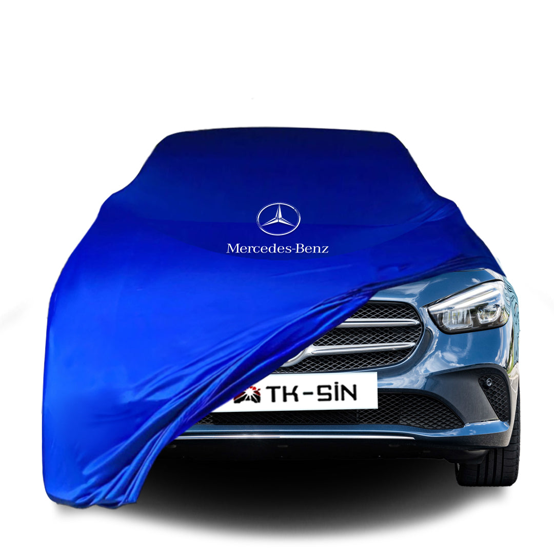 Mercedes-Benz B-Klasse (W247) mit maßgeschneiderter Indoor-Autoabdeckung in einer Garage in Deutschland