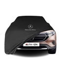 Mercedes-Benz EQB mit maßgeschneiderter Indoor-Autoabdeckung in einer Garage in Deutschland