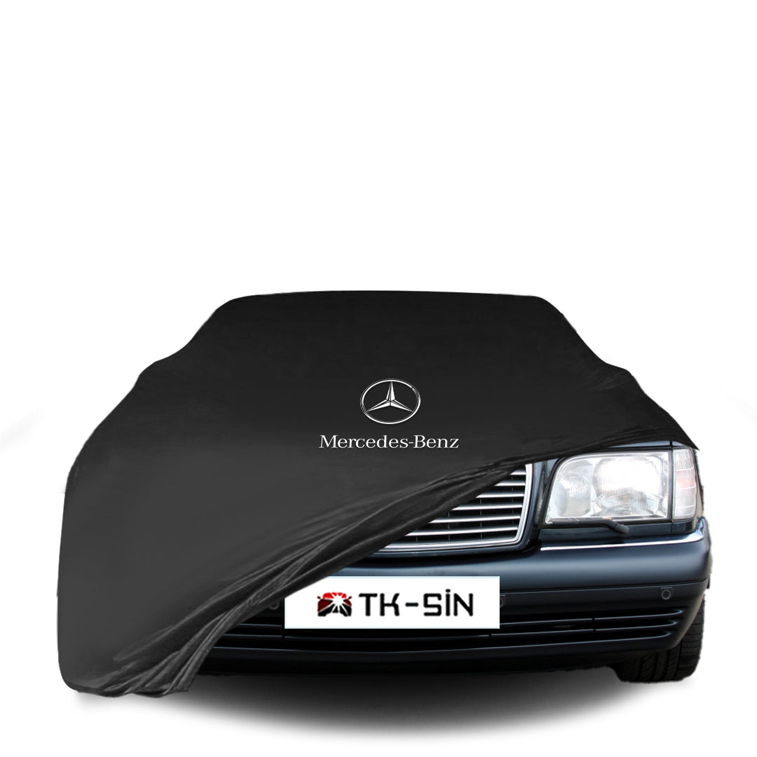 Mercedes-Benz S-Klasse (W140) mit maßgeschneiderter Indoor-Autoabdeckung in einer Garage in Deutschland