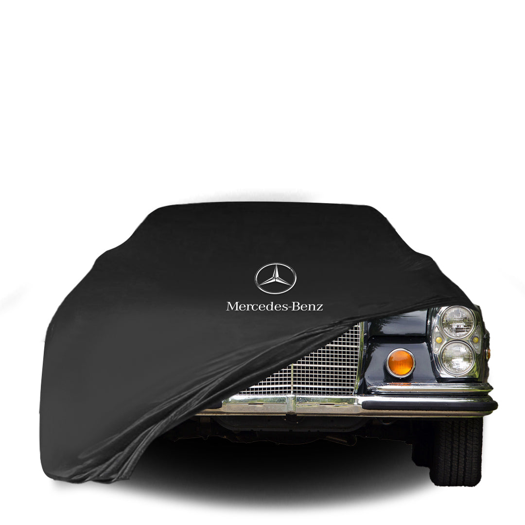 Mercedes-Benz W108 mit maßgeschneiderter Indoor-Autoabdeckung in einer Garage in Deutschland